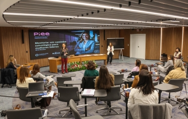 Academia FIESC de Negócios abre programa internacional para formação de mentoras
